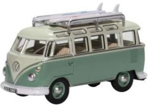 Volkswagen T1 Samba with Surfboard on the Roof Schaal 1:76