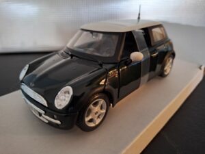 Mini Cooper Donker groen Schaal 1:24