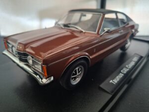 Ford Taunus GLX Coupe bruin Schaal 1:18