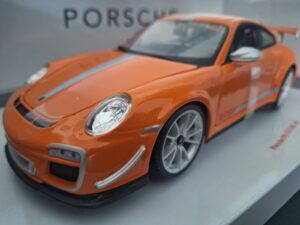 Porsche 911 GT3 RS 4.0 2012 Schaal 1:18