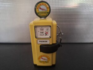 GAS Pump Norwalk Streamline geel Schaal 1:18