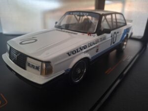 Volvo 240 Turbo No 10 ATTC 1986 Schaal 1:18