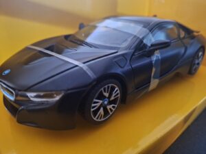 BMW i8 2015 Schaal 1:24