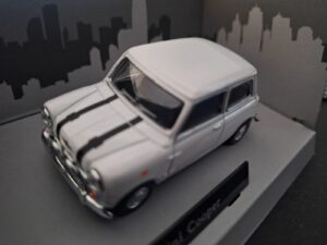 Mini Cooper wit Schaal 1:43