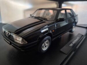 Alfa Romeo 75 1988 Schaal 1:18