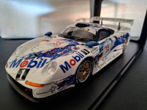 Porsche 911 GT1 #35 4H Spa Schaal 1:18