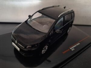 Volkswagen Touran 2010 Schaal 1:43