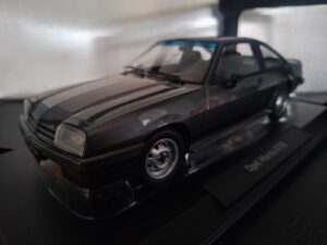 Opel Manta B GT/E 1982 Schaal 1:18