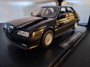 Alfa Romeo 164 Q4 1994 Zwart Schaal 1:18