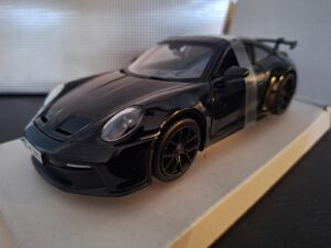 Porsche 911 GT3 2021 Schaal 1:24