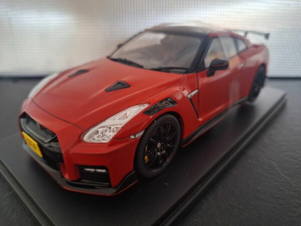 Nissan GT-R Nismo Schaal 1:24