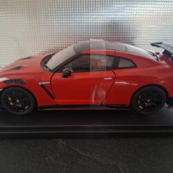 Nissan GT-R Nismo Schaal 1:24 - Afbeelding 2