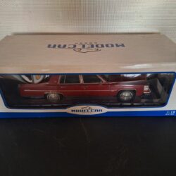 Cadillac Fleetwood Brougham 1982 Rood Schaal 1:18 - Afbeelding 5