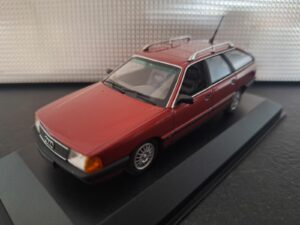 Audi Avant 100 1990 Schaal 1:43