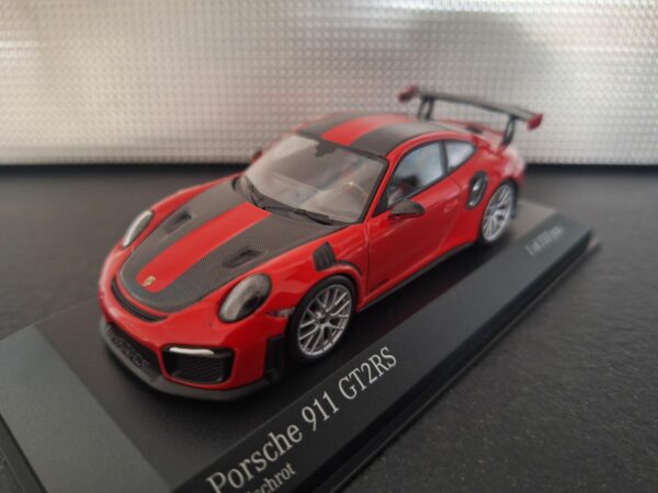 Porsche 911 GT2 RS Weissach 2018 Schaal 1:43